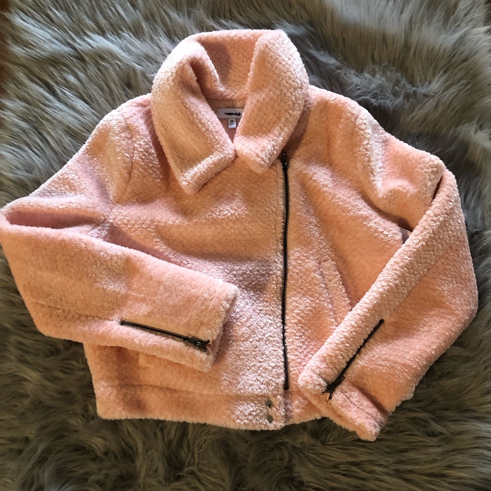 💝SOLD!! NWOT Faux Fur coat (pink)💖💕💓